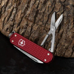 Victorinox Classic Precious Alox 21 Victorinox Classic Precious Alox -Outdoor Store BMC 06221401G.5 69122.1648563199