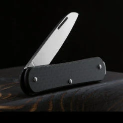 Fox Vulpis 1 Carbon Fibre Penknife -Outdoor Store FOX FX VP130CFdet4 96270.1686577598