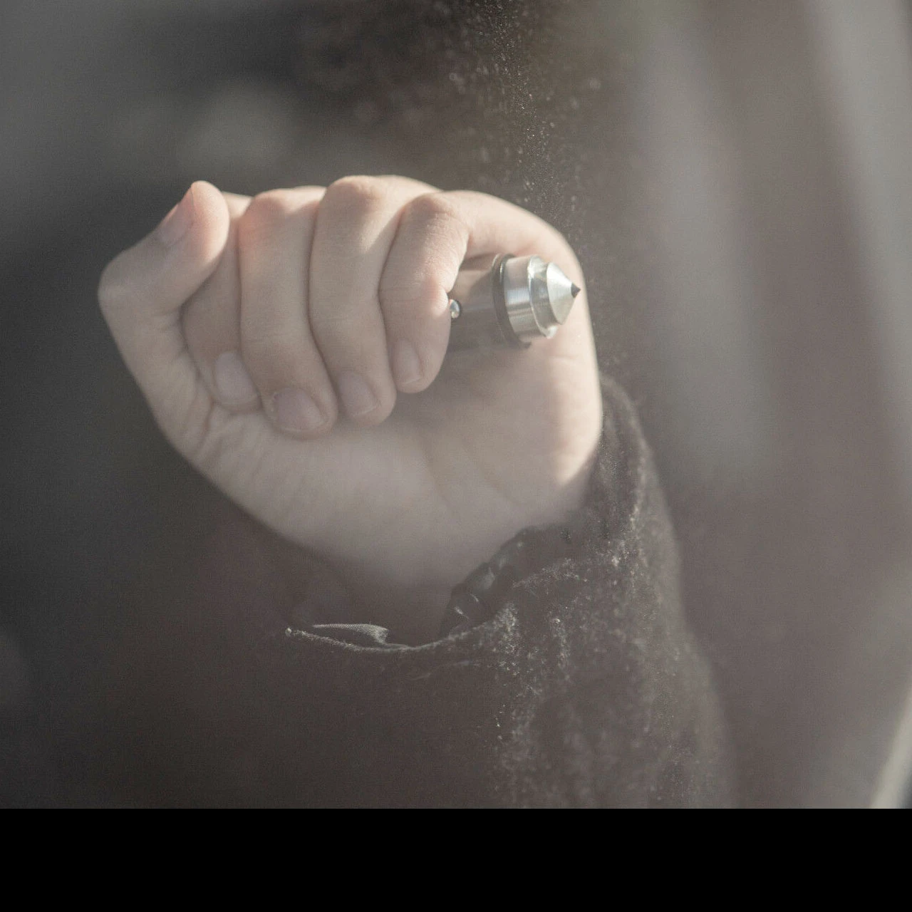 Smith & Wesson Vehicle Escape Tool 6 Smith & Wesson Vehicle Escape Tool - Image 4