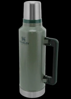 STANLEY CLASSIC LEGENDARY BOTTLE 1.9L 10 STANLEY CLASSIC LEGENDARY BOTTLE 1.9L -Outdoor Store Stanley Leg.Classic 1.9L GREEN 83459.1692363829