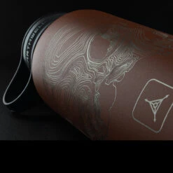 TAD Edition Earthwell 32oz Insulated Sierra Red -Outdoor Store TAD EAR 32 TOP SKU REDdet2 04779.1640873567.1280.1280 07958.1640874400