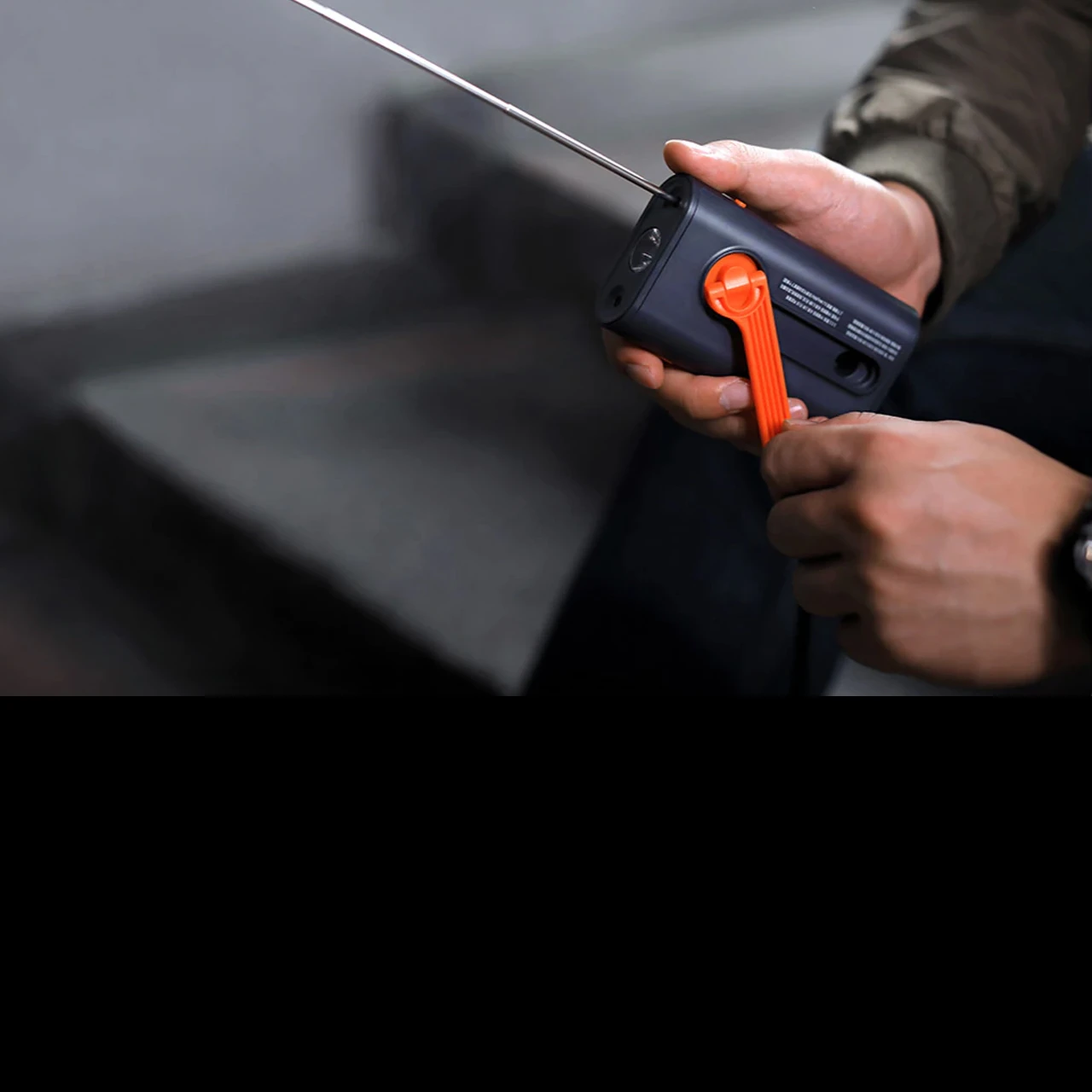 Nextool Hand Crank Radio 5 Nextool Hand Crank Radio - Image 3