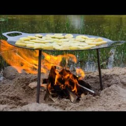 Petromax 2 In 1 Griddle And Firebowl 20 Petromax 2 In 1 Griddle And Firebowl -Outdoor Store p4 px fs38 det6 56712.1601482348